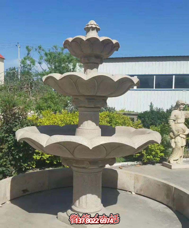 多層噴泉雕塑，裝點工廠區
