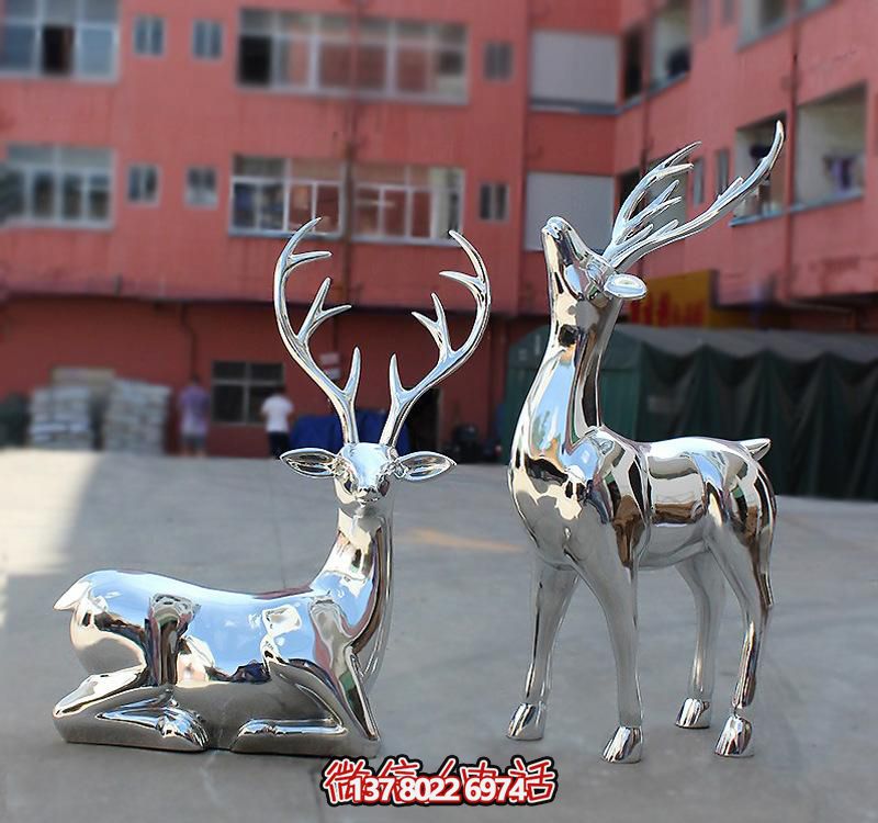 不銹鋼鏡面鹿雕塑，點綴公園景區