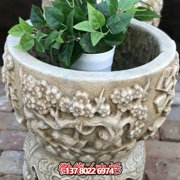 精美藝術石雕花盆，讓繁復多彩的花紋與浮雕結合，打造出精美的大理石雕塑