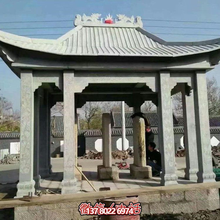 精美大型戶外涼亭，用石雕雕塑裝點大理石美景