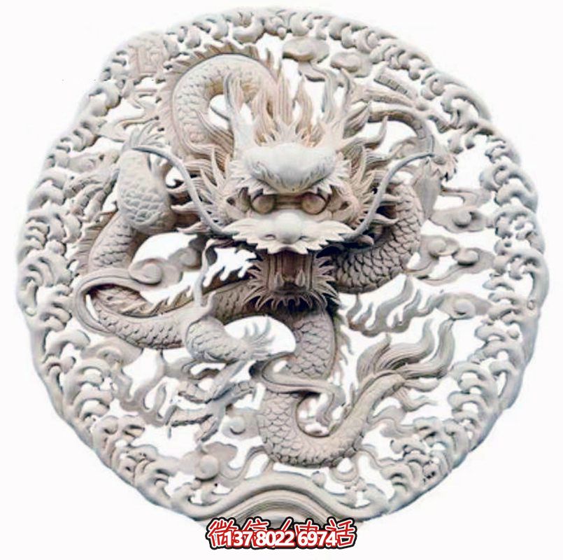 精美龍紋浮雕裝飾大門(mén)，點(diǎn)綴祠堂大門(mén)口