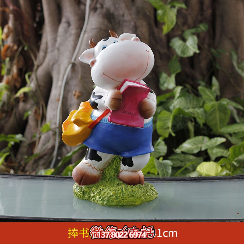 玻璃鋼雕塑牛，伴你一起看書，營(yíng)造完美草坪