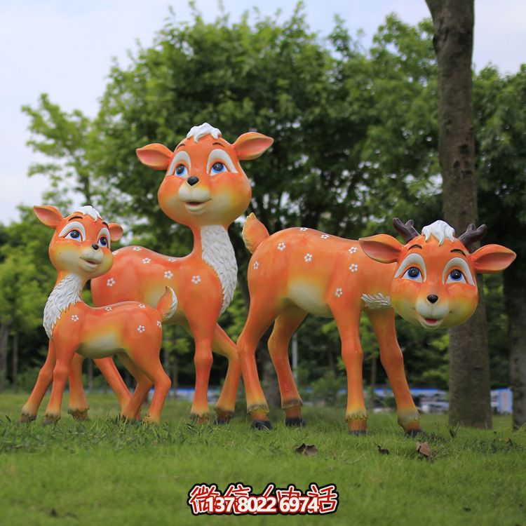 玻璃鋼梅花鹿彩繪童趣雕塑，為戶外園林增添童趣