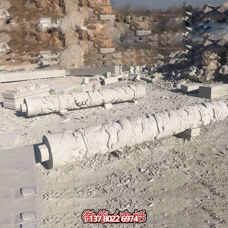 走進大理石景區(qū)，感受精美的園林浮雕龍柱