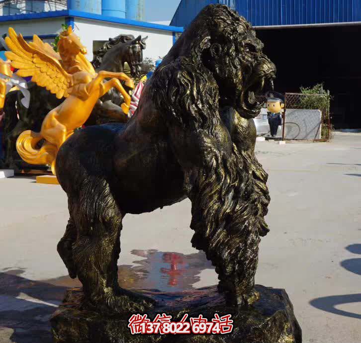 景區(qū)創(chuàng)意抽象玻璃鋼兇猛的猩猩雕塑 景區(qū)創(chuàng)意抽象玻璃鋼兇猛的猩猩雕塑