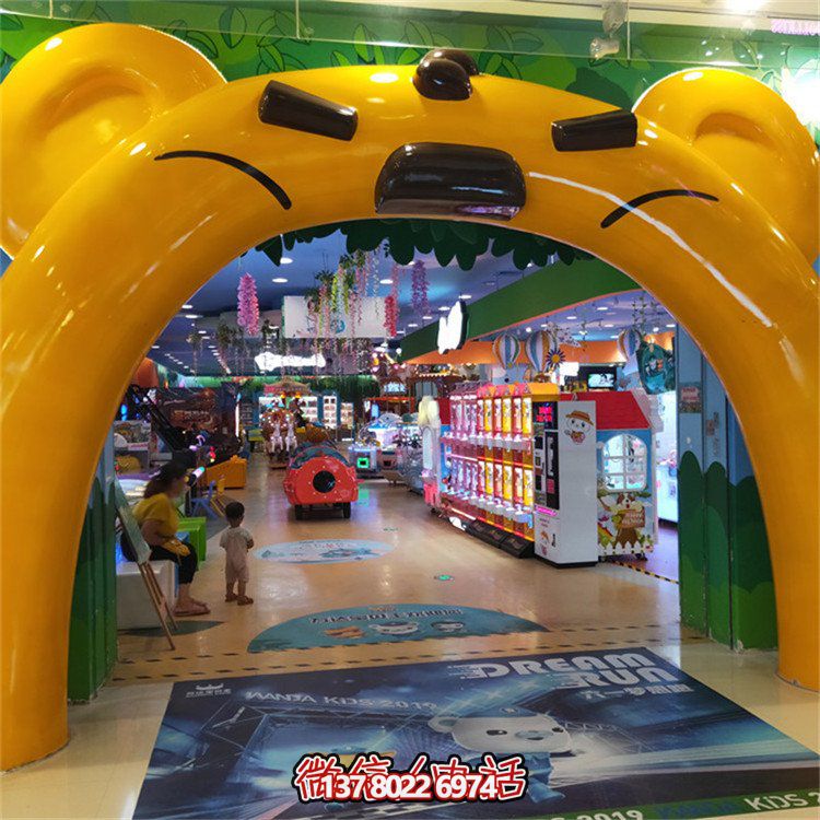 室內(nèi)游樂園玻璃鋼卡通動物門頭雕塑