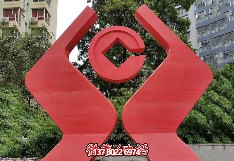 別墅小區(qū)創(chuàng)意抽象紅色玻璃鋼手捧銅錢雕塑 別墅小區(qū)創(chuàng)意抽象紅色玻璃鋼手捧銅錢雕塑